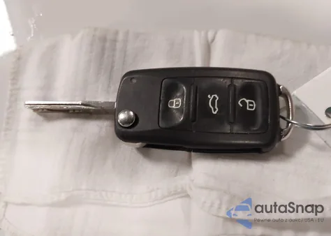 2016 Volkswagen Jetta 1.8T Sport из США, поврежденный, VIN 3VWD17AJ2GM270429